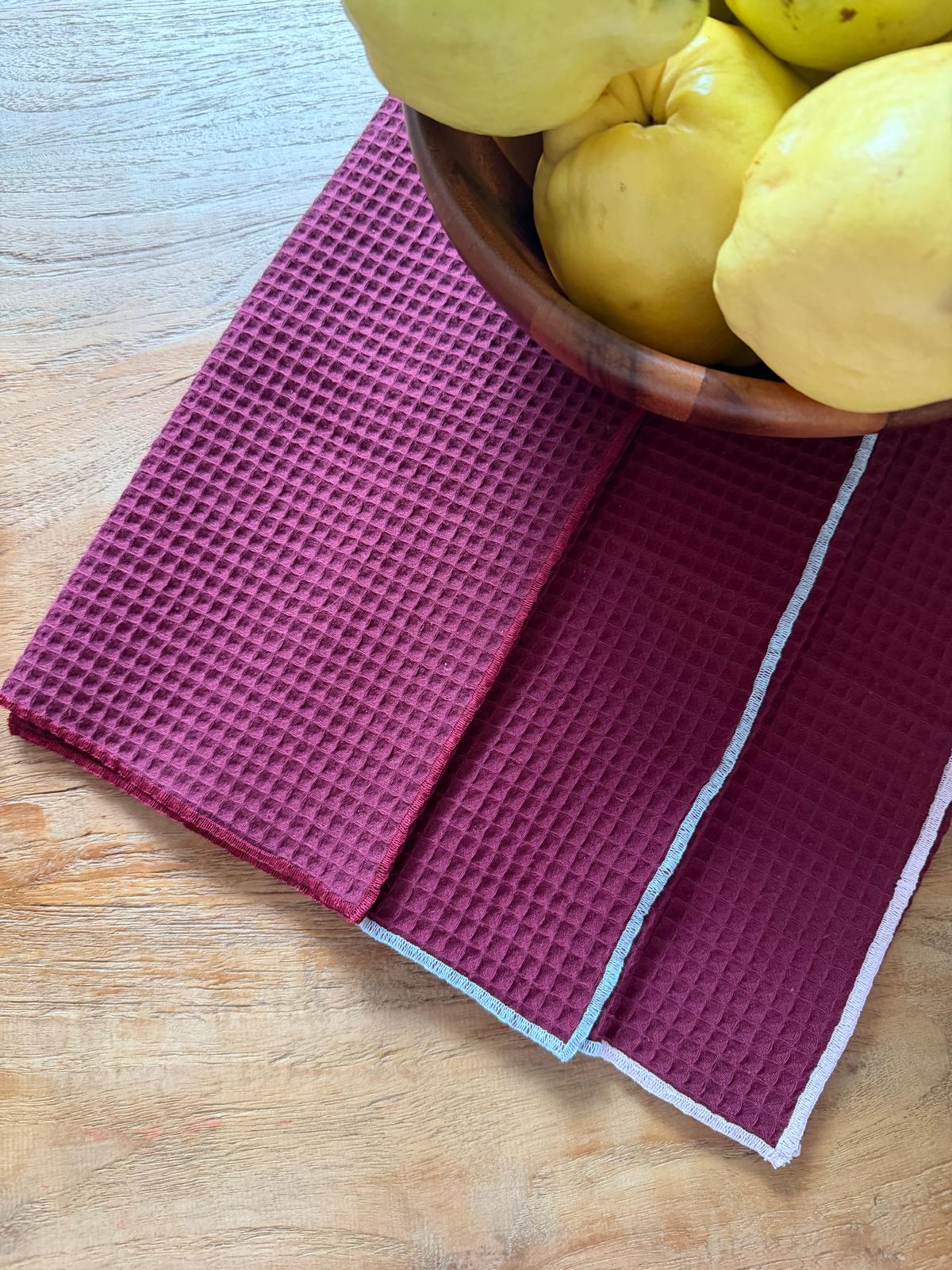 Gepersonaliseerde bordeaux wafelstof keukenhanddoek - Baby Blauw