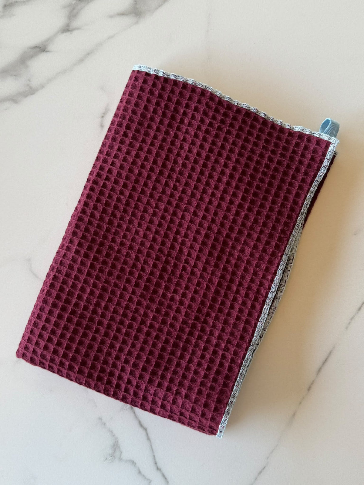 Gepersonaliseerde bordeaux wafelstof keukenhanddoek - Baby Blauw